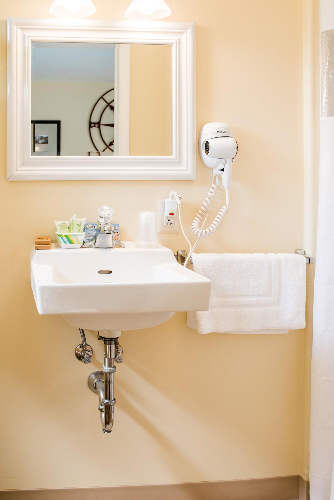 Фото Capt. 's Inn & Suites