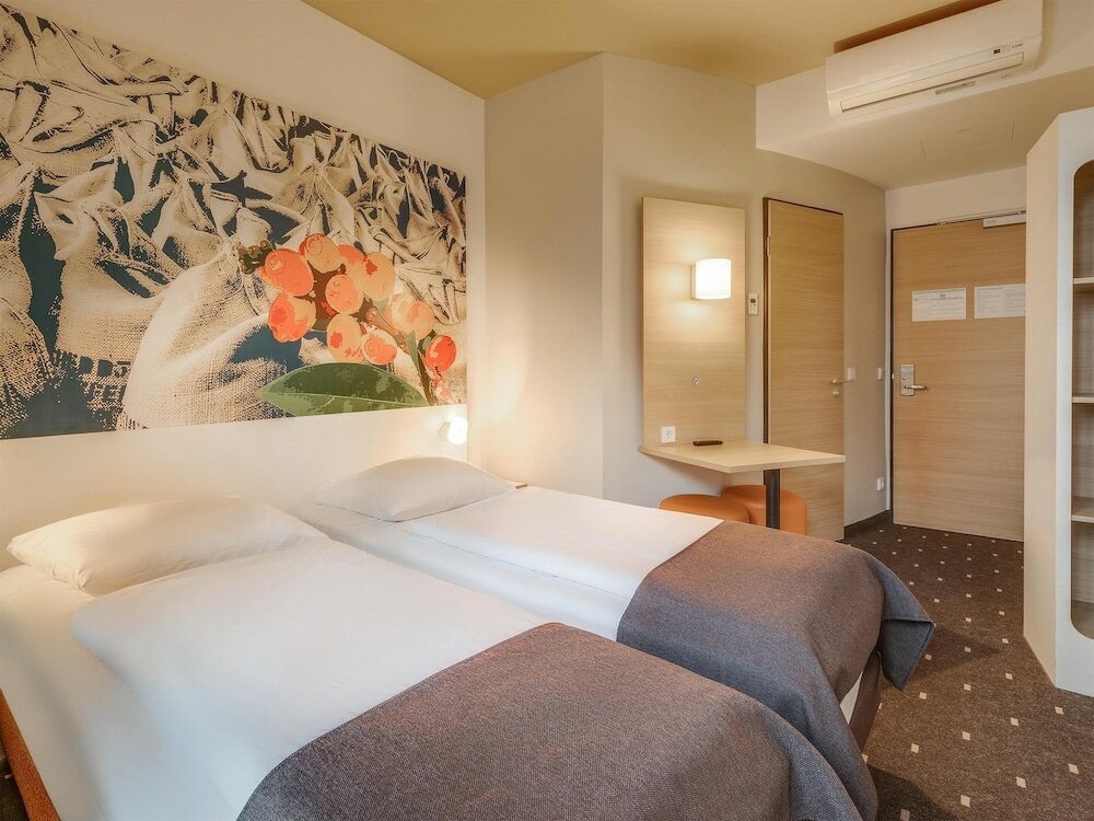 Фото B&b Hotel Bremen-Überseestadt