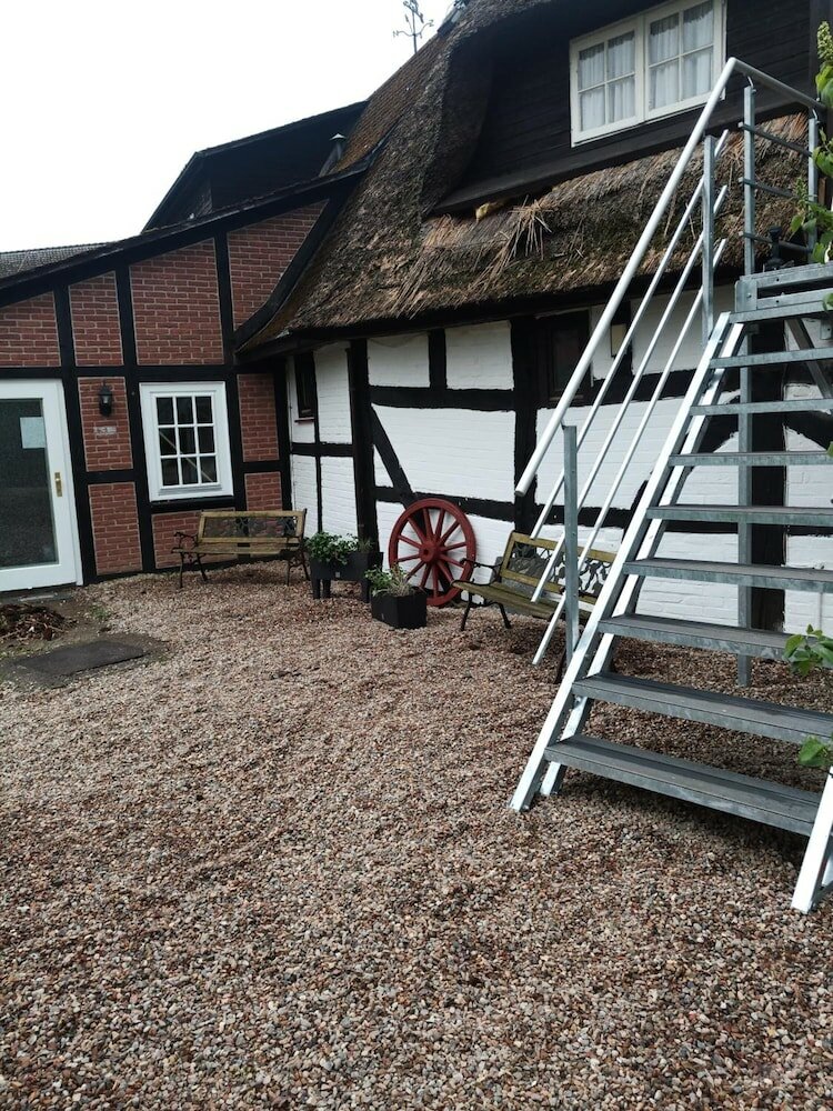 Фото Ferien- & Reitsport Hotel Brunnenhof