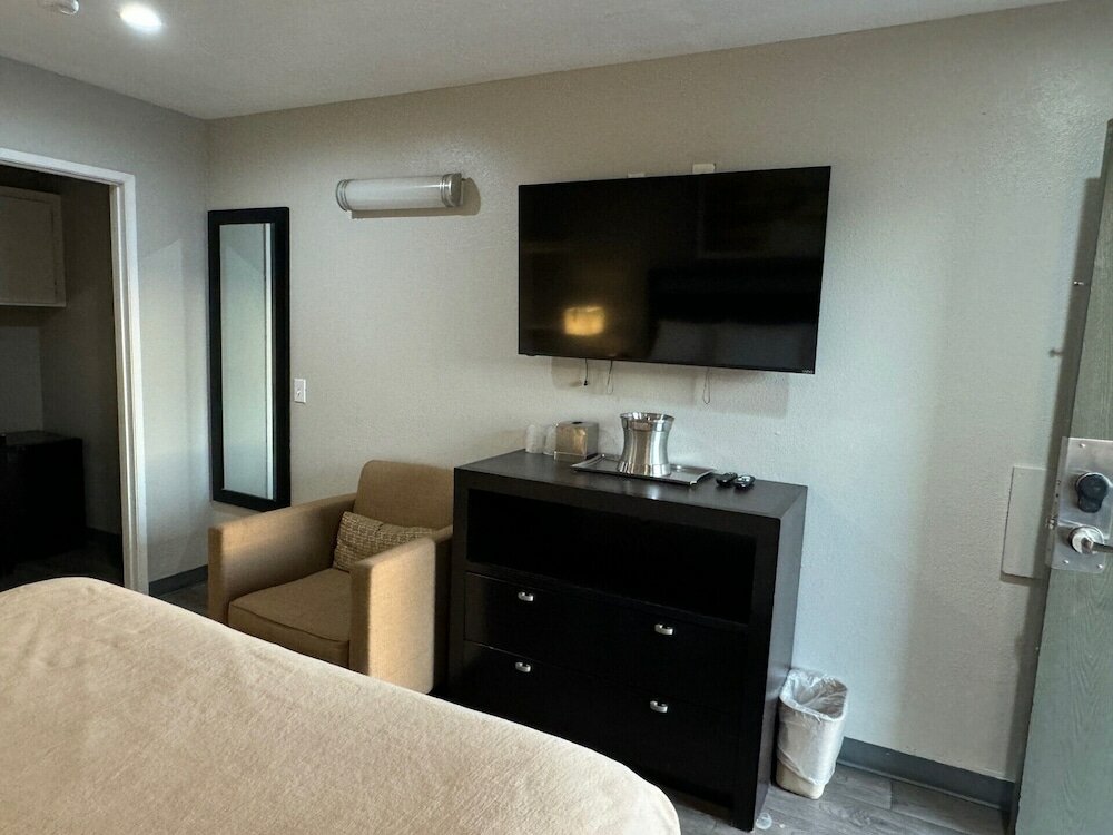 Фото El Cajon Inn & Suites