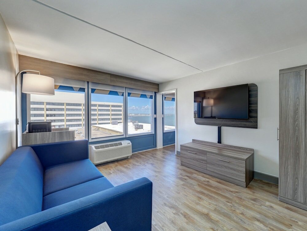 Фото Holiday Inn Express Corpus Christi Beachfront, an Ihg Hotel