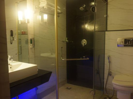 Фото Sfo Hotel and Suites