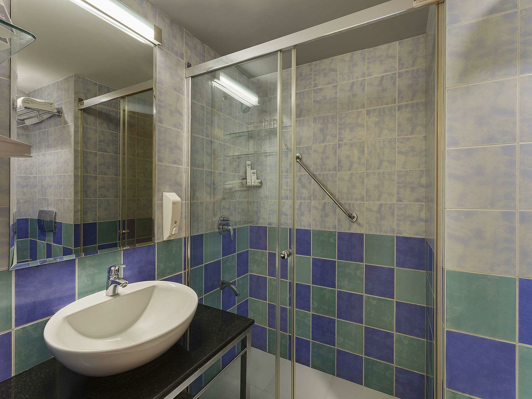 Фото Hometel Roorkee