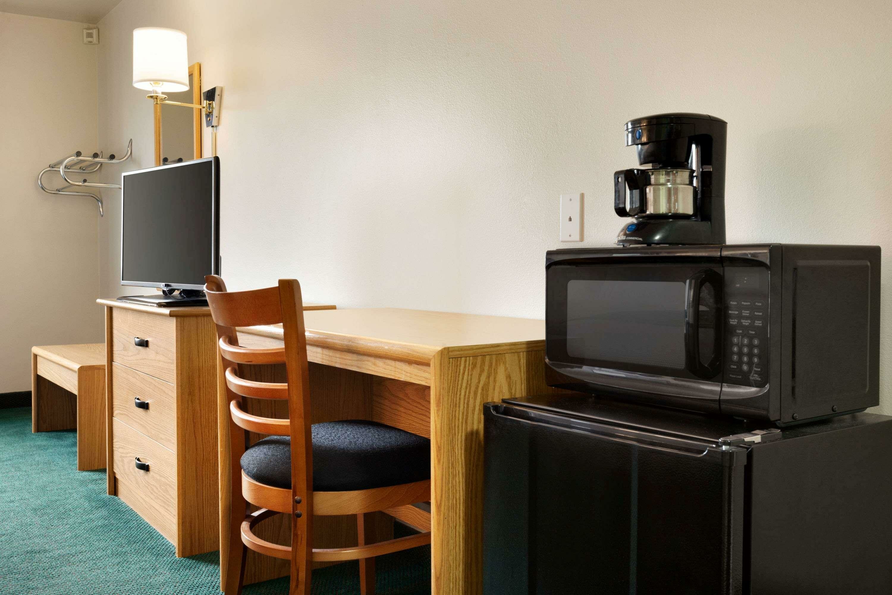 Фото Travelodge by Wyndham Milford