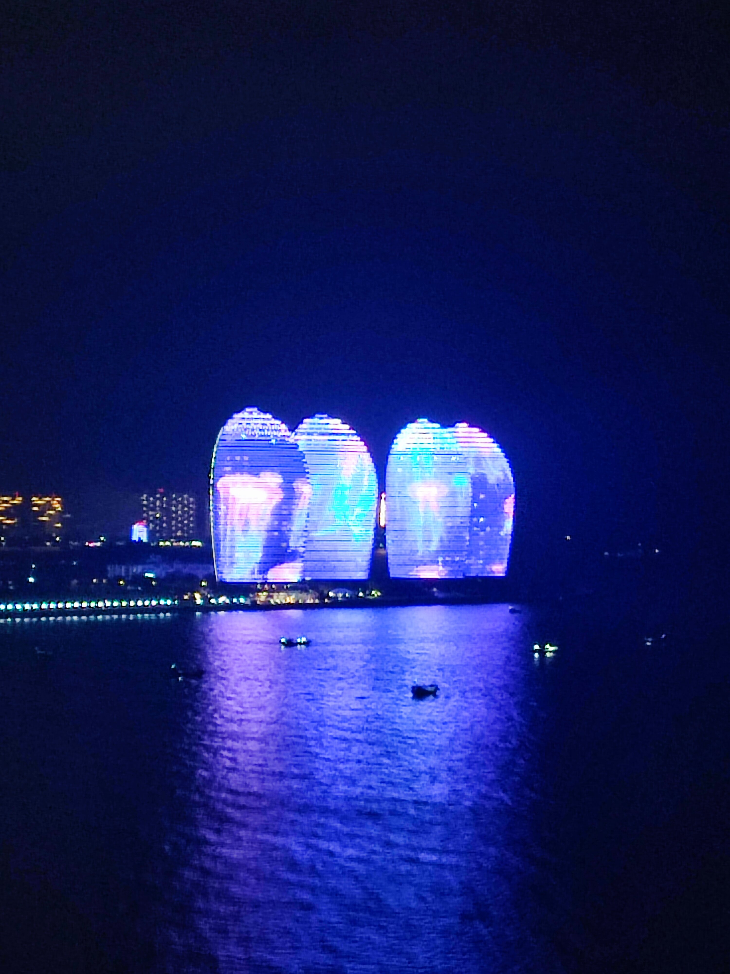 Фото Shengyi Holiday Villa Hotel & Suites Sanya 