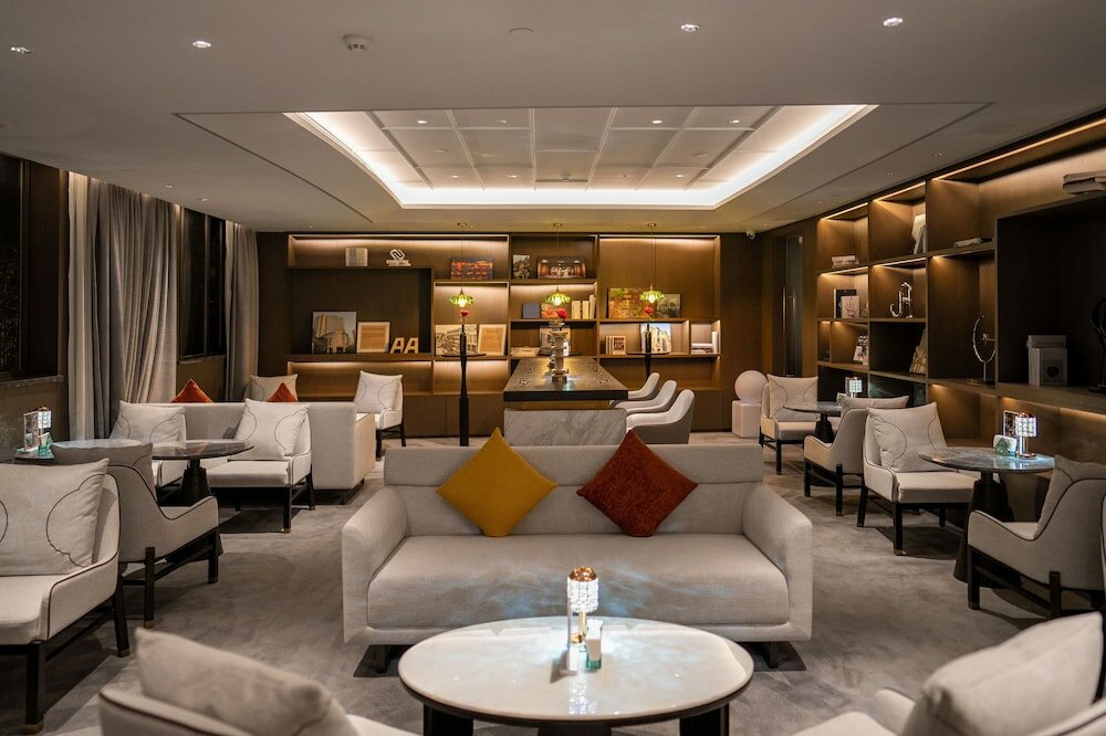 Фото Yuexiu Hotel Guangzhou, Curio Collection by Hilton