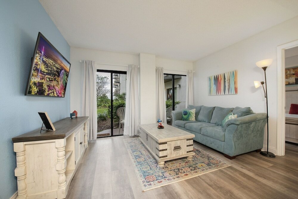 Фото Enclave Hotel & Suites Orlando, a staySky Hotel & Resort