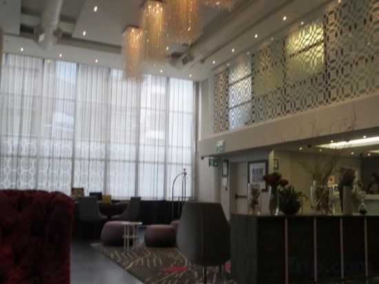 Фото DoubleTree by Hilton Cape Town - Upper Eastside