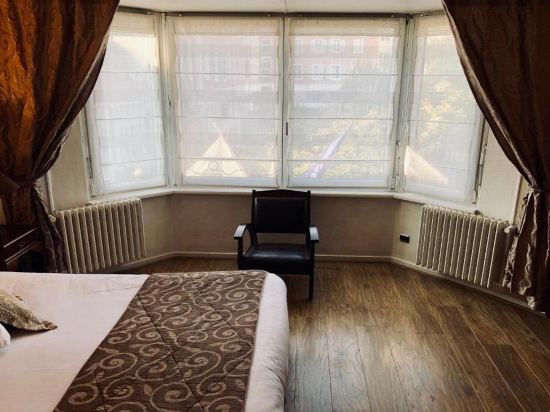 Фото Hotel de la Bourse, Sure Hotel Collection by Best Western