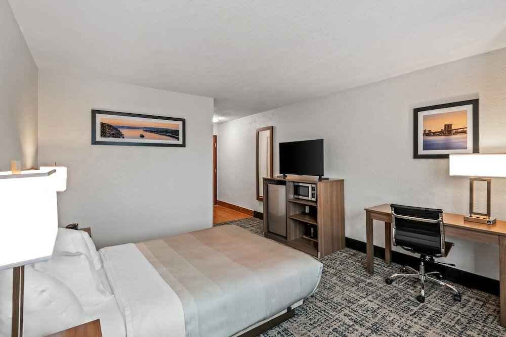 Фото Days Inn by Wyndham West Des Moines