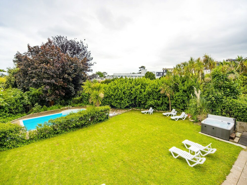 Фото Crofton House Hotel