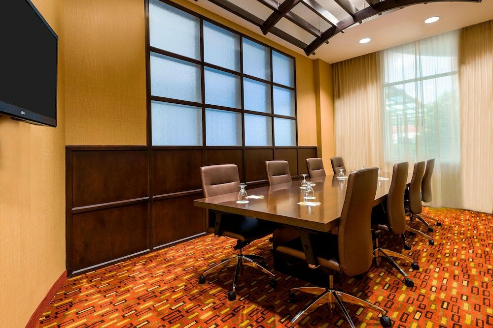 Фото Courtyard by Marriott Little Rock Downtown