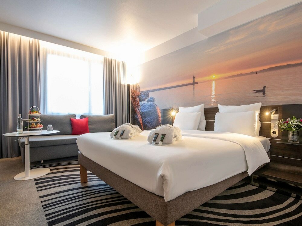 Фото Novotel Hamburg City Alster