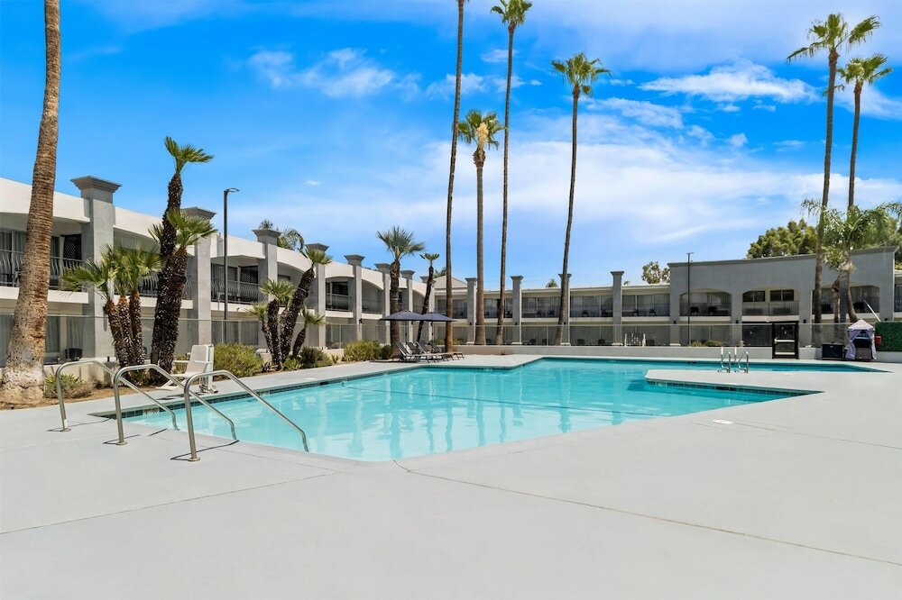 Фото Hourglass Hotel, Ascend Hotel Collection