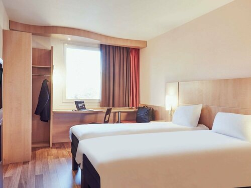 Внешний вид отеля Hôtel ibis Aix EN Provence в Экс-ан-Провансе, фото 2