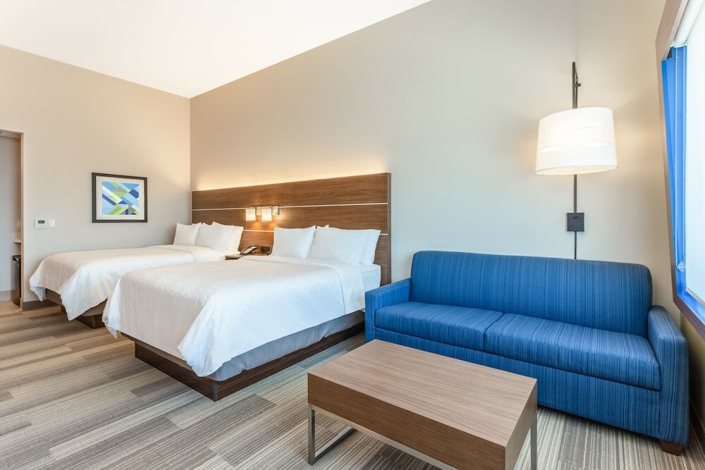 Фото Holiday Inn Express & Suites Springfield North, an Ihg Hotel