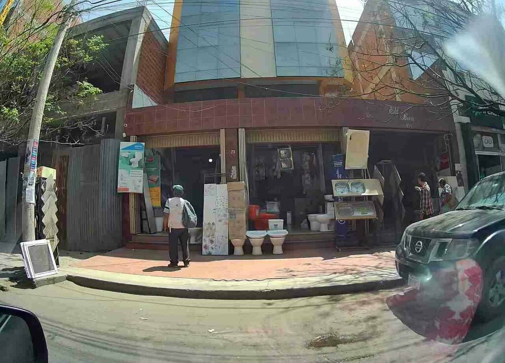 Plumbing shop Sanitation Article Stores, Cochabamba, photo