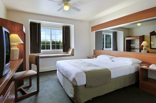 Гостиница Microtel Inn & Suites by Wyndham Eagle River/Anchorage Area