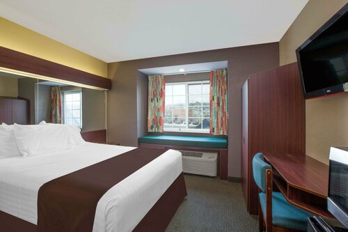 Гостиница Microtel Inn & Suites by Wyndham Meridian в Меридиане