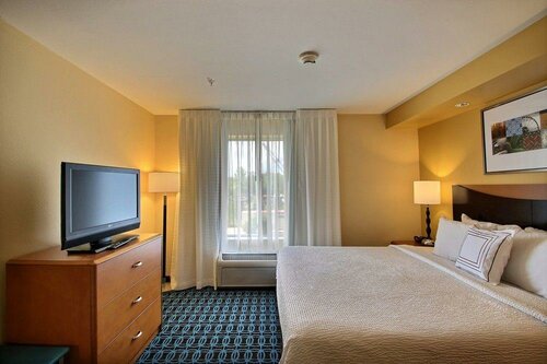Гостиница Fairfield Inn & Suites by Marriott Milwaukee Airport в Ок Крике