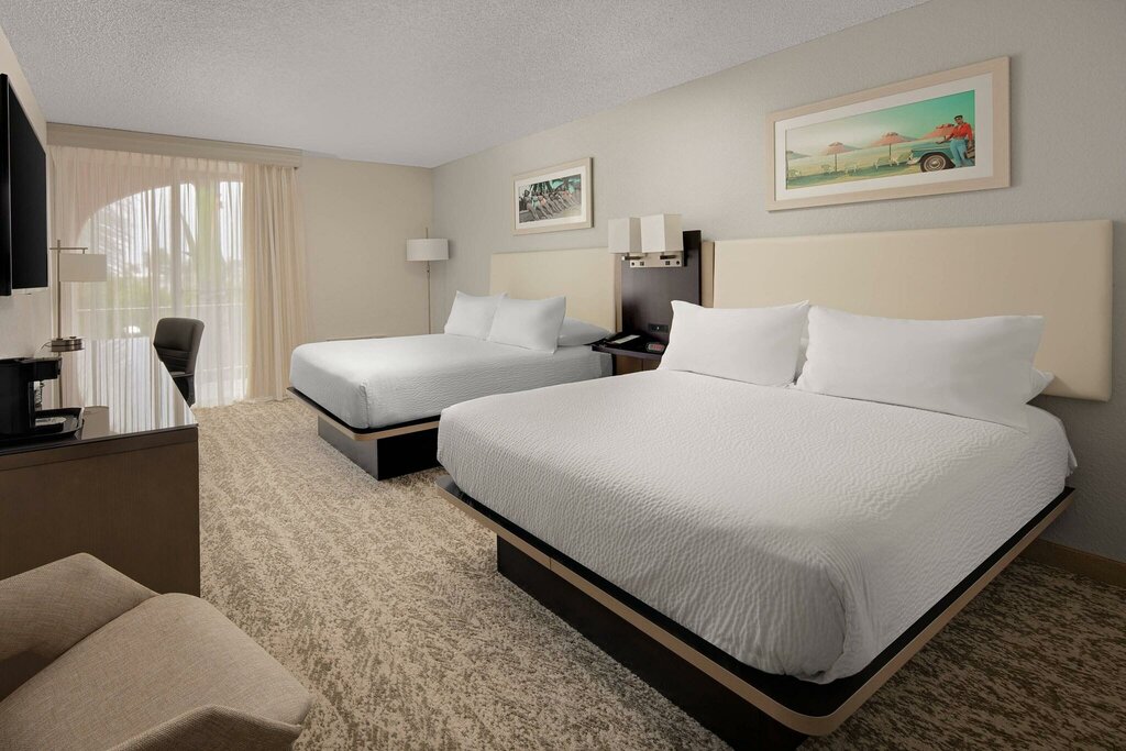 Hotel Fairfield Inn And Suites by Marriott Palm Beach, Palm Beach, photo