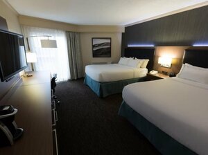 Гостиница Holiday Inn Express Edmonton D