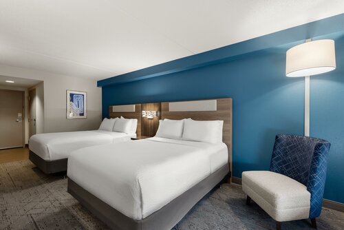 Гостиница Holiday Inn Express Hotel & Suites Danbury - I-84, an Ihg Hotel