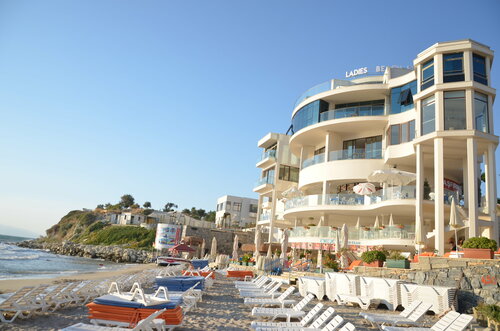 Гостиница Ladies Beach Residence в Кушадасы