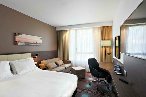 Гостиница Hampton by Hilton Toulouse Airport в Бланьяке