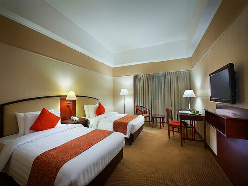 Гостиница Berjaya Makati Hotel