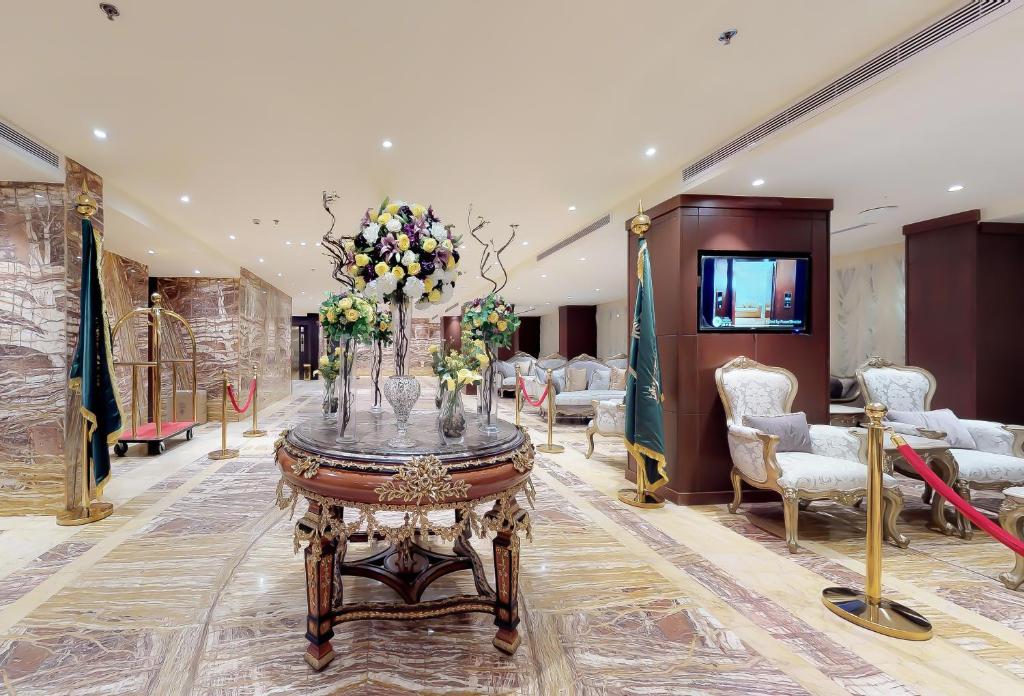 Фото Ebreez Grand Hotel