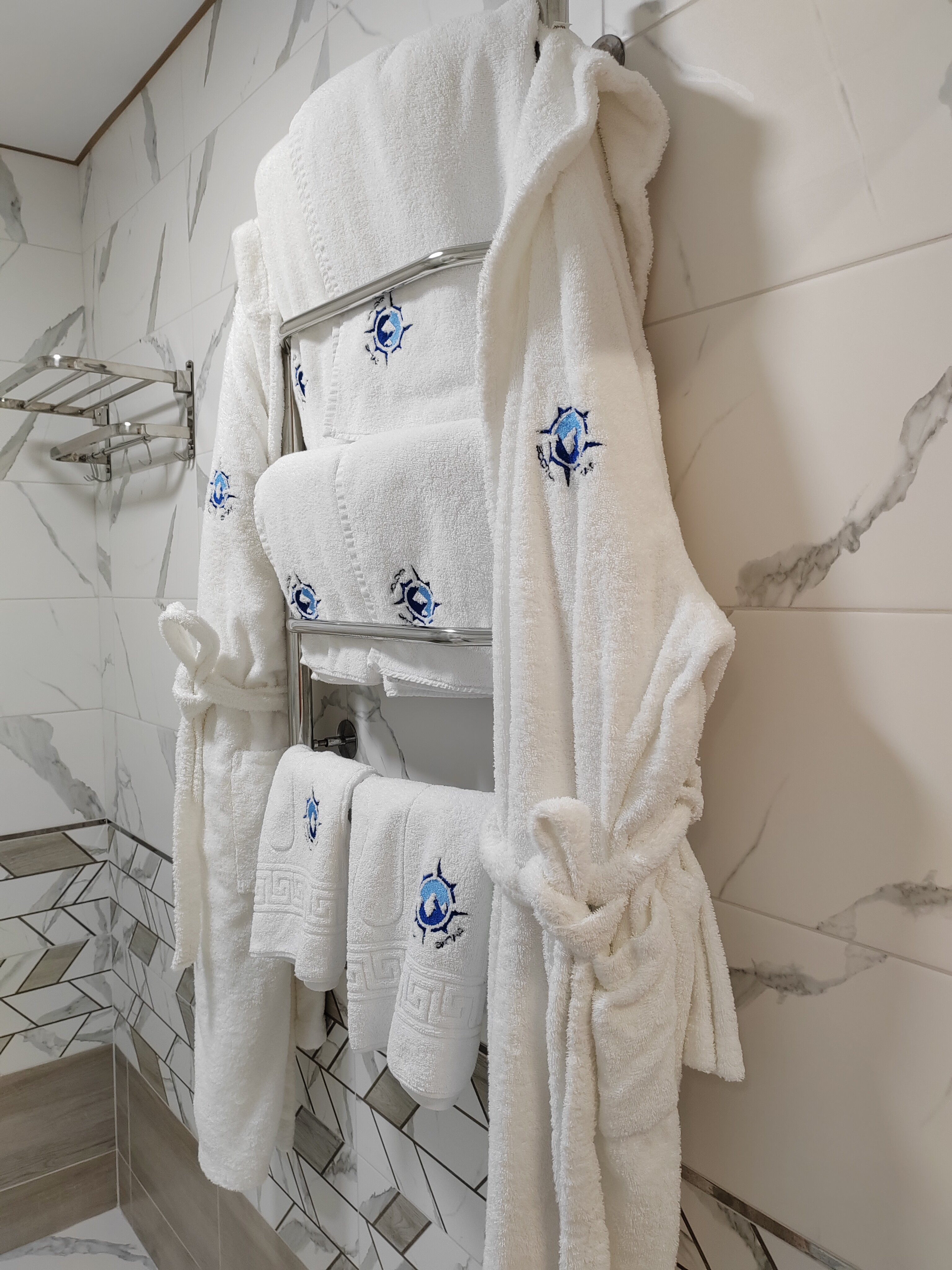 Фото Восток-Запад