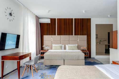 Гостиница V Hotel&Rooftop Lounge в Приморском крае