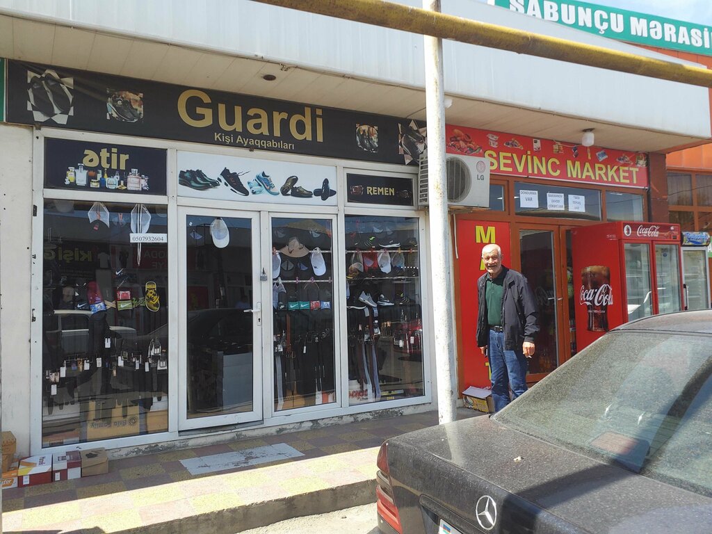 Clothing store Guardi, Baku, photo
