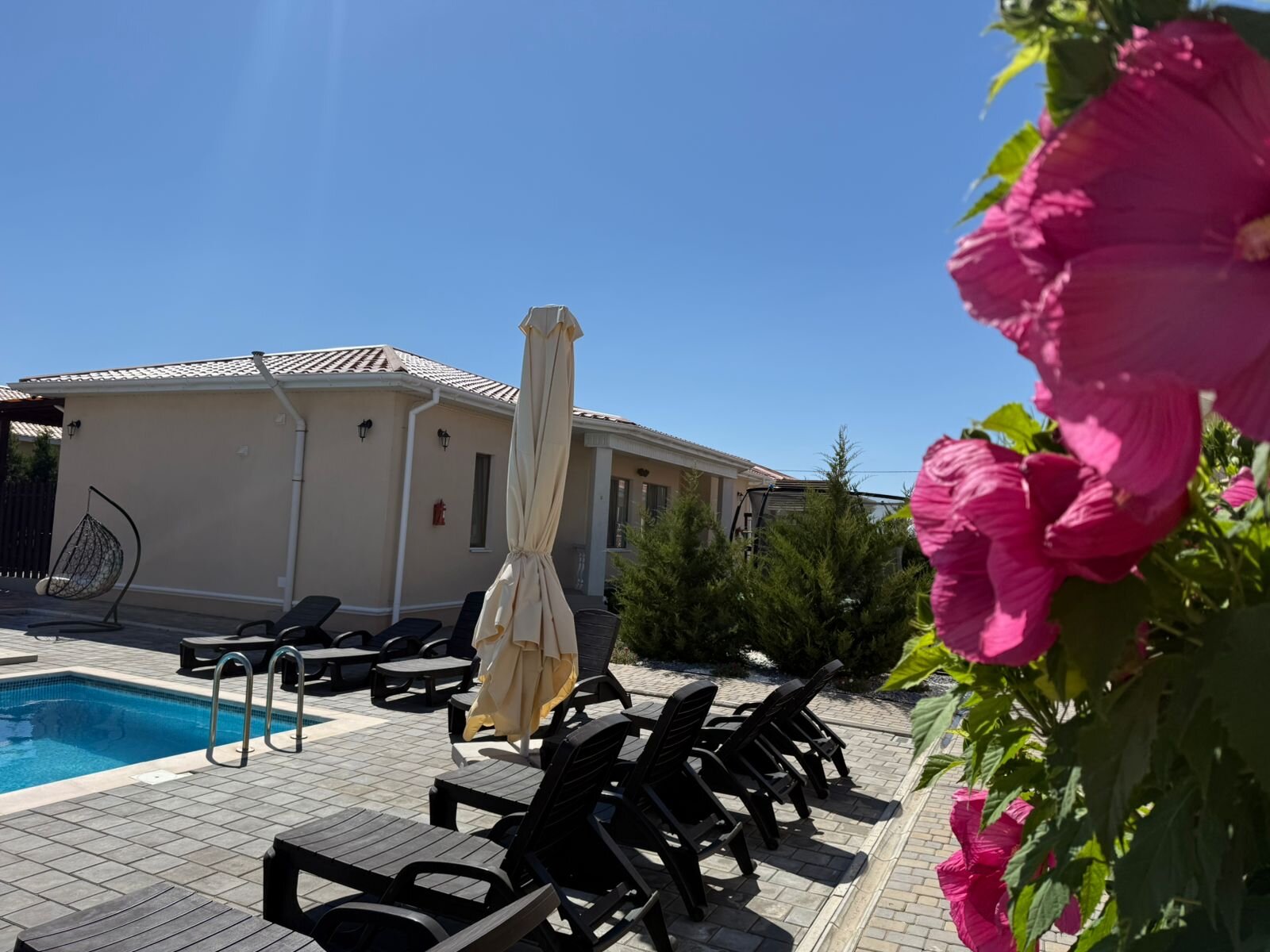 Фото Эмили Вилладж Витино