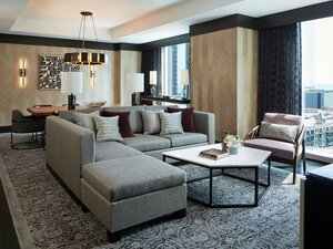 Гостиница Loews Chicago Hotel