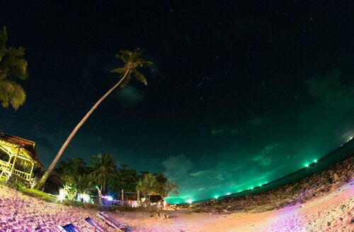 Внешний вид отеля Nautilus Right On The Beach Resort Adults Only в Пхре Ае, фото 5