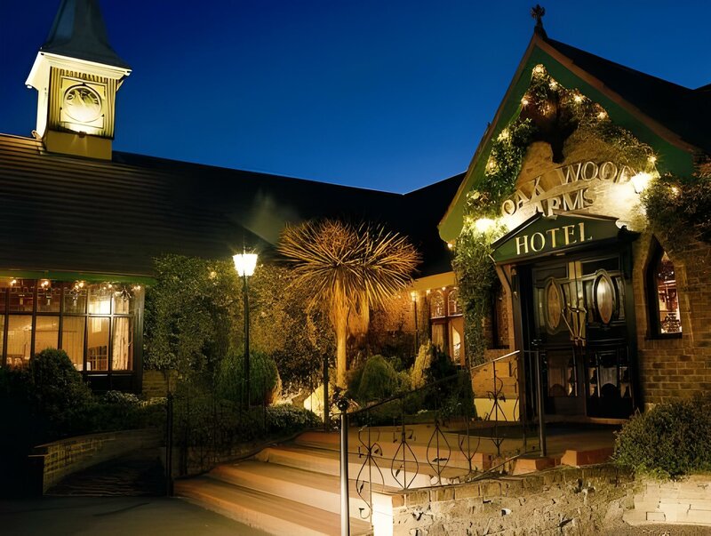 Гостиница Treacys Oakwood Hotel