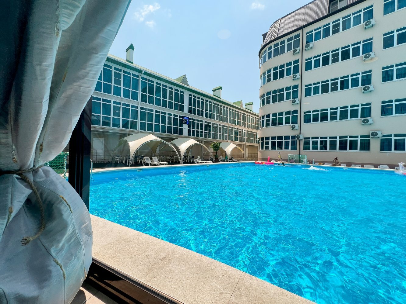 Фото отеля 2