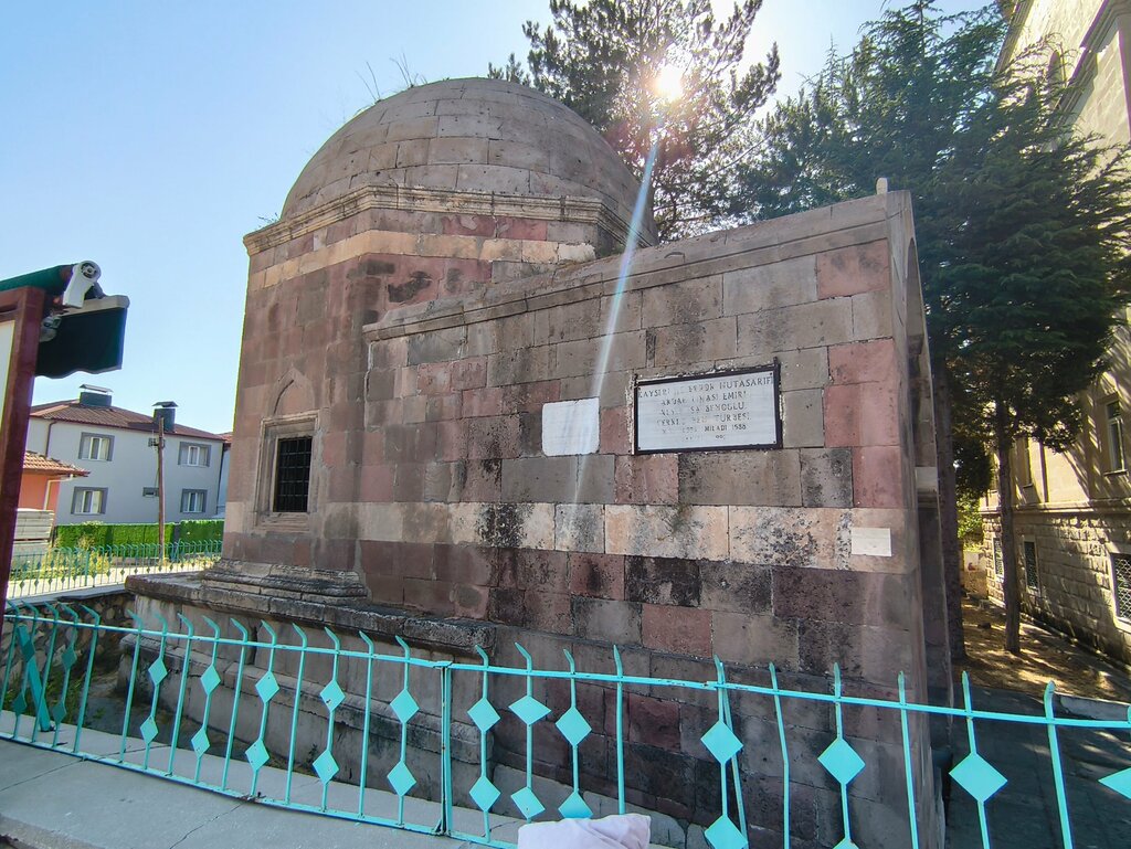 Landmark, attraction Circassian Bey Tomb, Cayiralan, photo