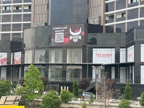 Biseksual er va xotin har bir teshikda sikiladi.