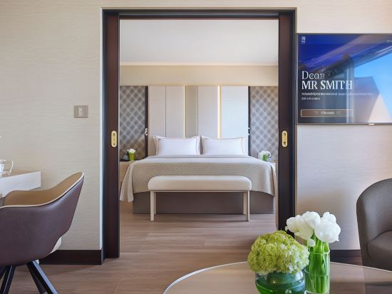 Фото Four Seasons Hotel