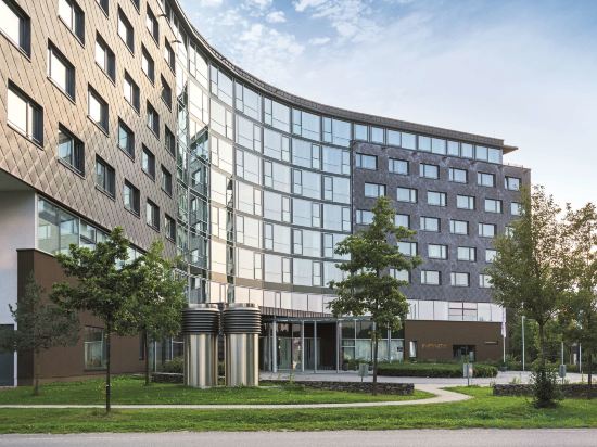 Фото Infinity Hotel & Conference Resort Munich