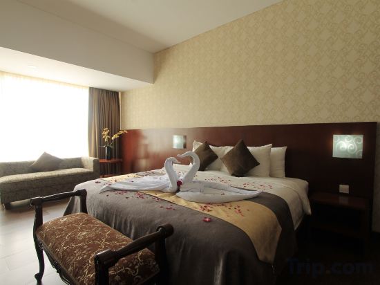 Фото Grand Hatika Hotel