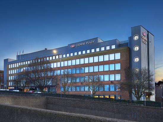 Фото Crowne Plaza London - Ealing
