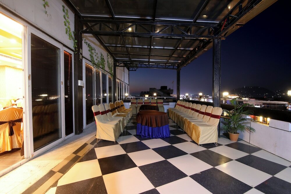 Фото Hotel Gateway Grandeur