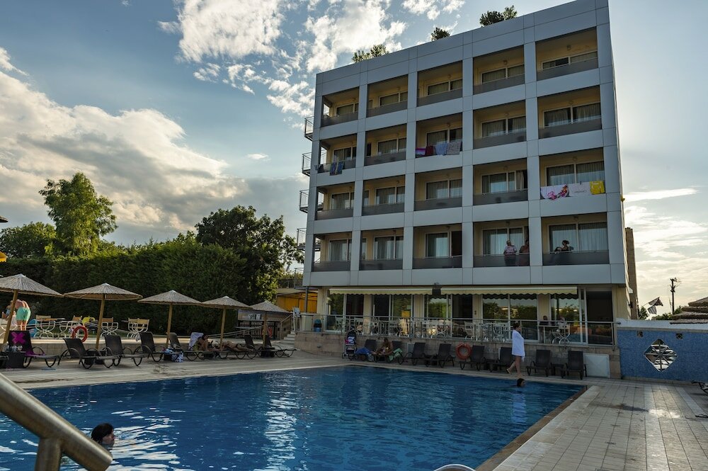 Фото Dolphin Resort Hotel & Conference