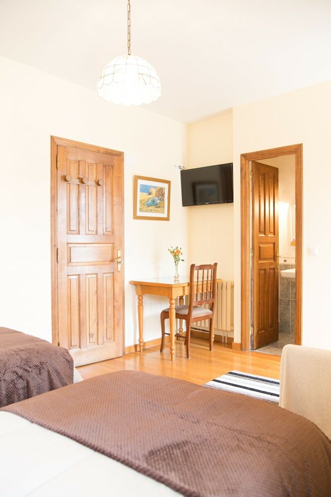 Фото Linares Rooms Santiago