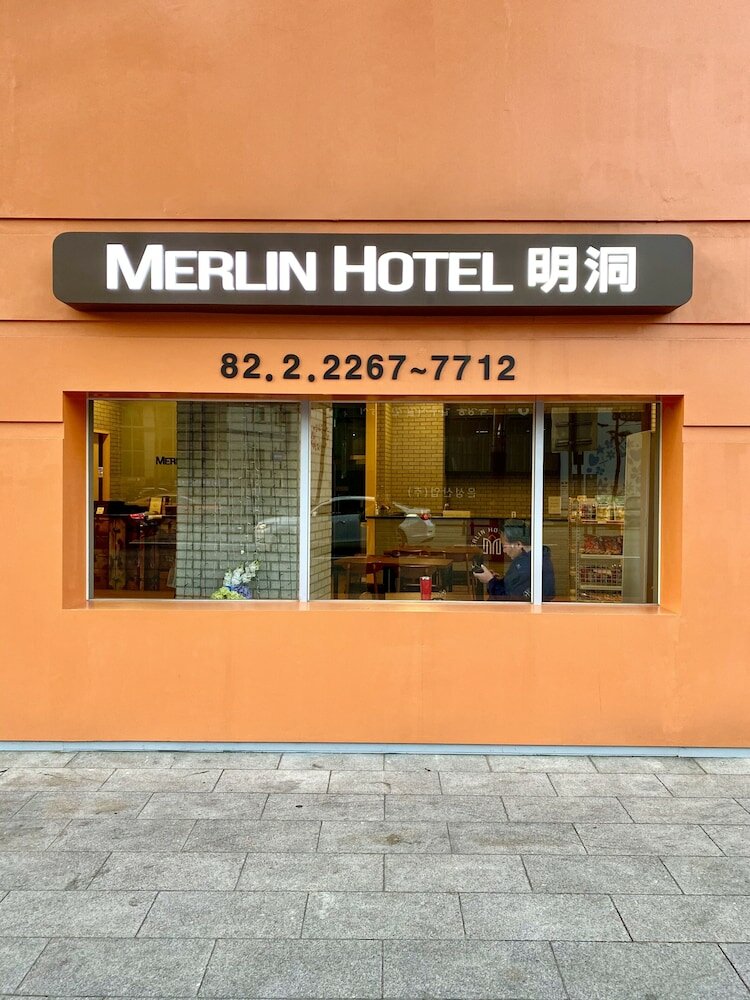 Фото Myeongdong Merlin Hotel