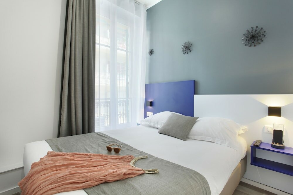 Фото The Alcove Hotel